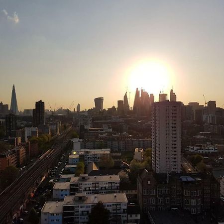 لندن Modern 1 Bedroom Apartment In E1 With Great Views المظهر الخارجي الصورة