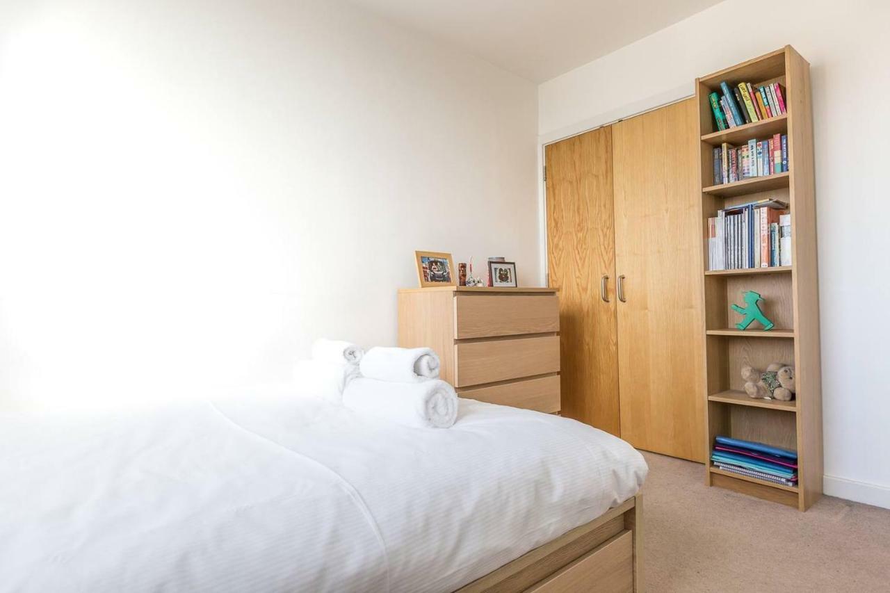 لندن Modern 1 Bedroom Apartment In E1 With Great Views المظهر الخارجي الصورة