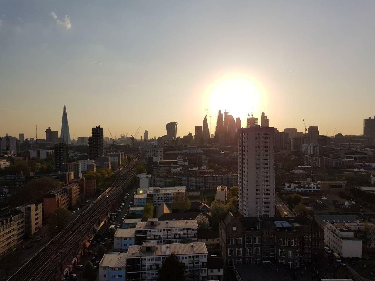 لندن Modern 1 Bedroom Apartment In E1 With Great Views المظهر الخارجي الصورة